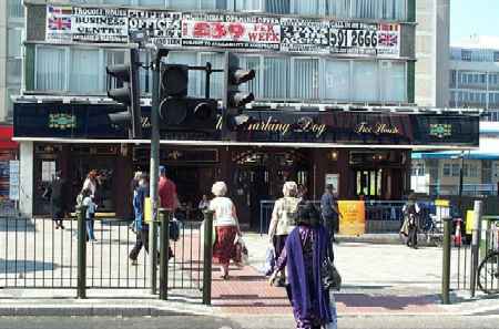 Barking Dog, Station Parade, Barking - in April 2003