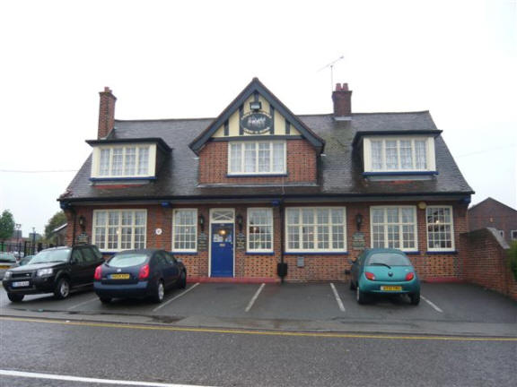 Coach & Horses / Crown Tap, 36 Chapel Street, Billericay, Essex in May 2008