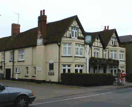 Swan, High Street, Brightlingsea on 27th April 2000