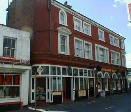 Queen's Head, Main Road/High Street Dovercourt 2000