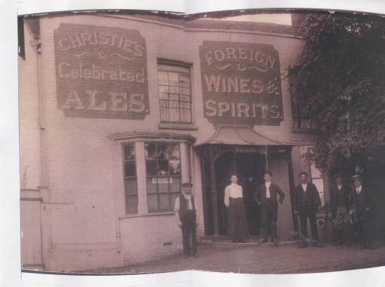 Gloge, Epping with William Mingay on the right at the entrance - circa 1914 - 1925