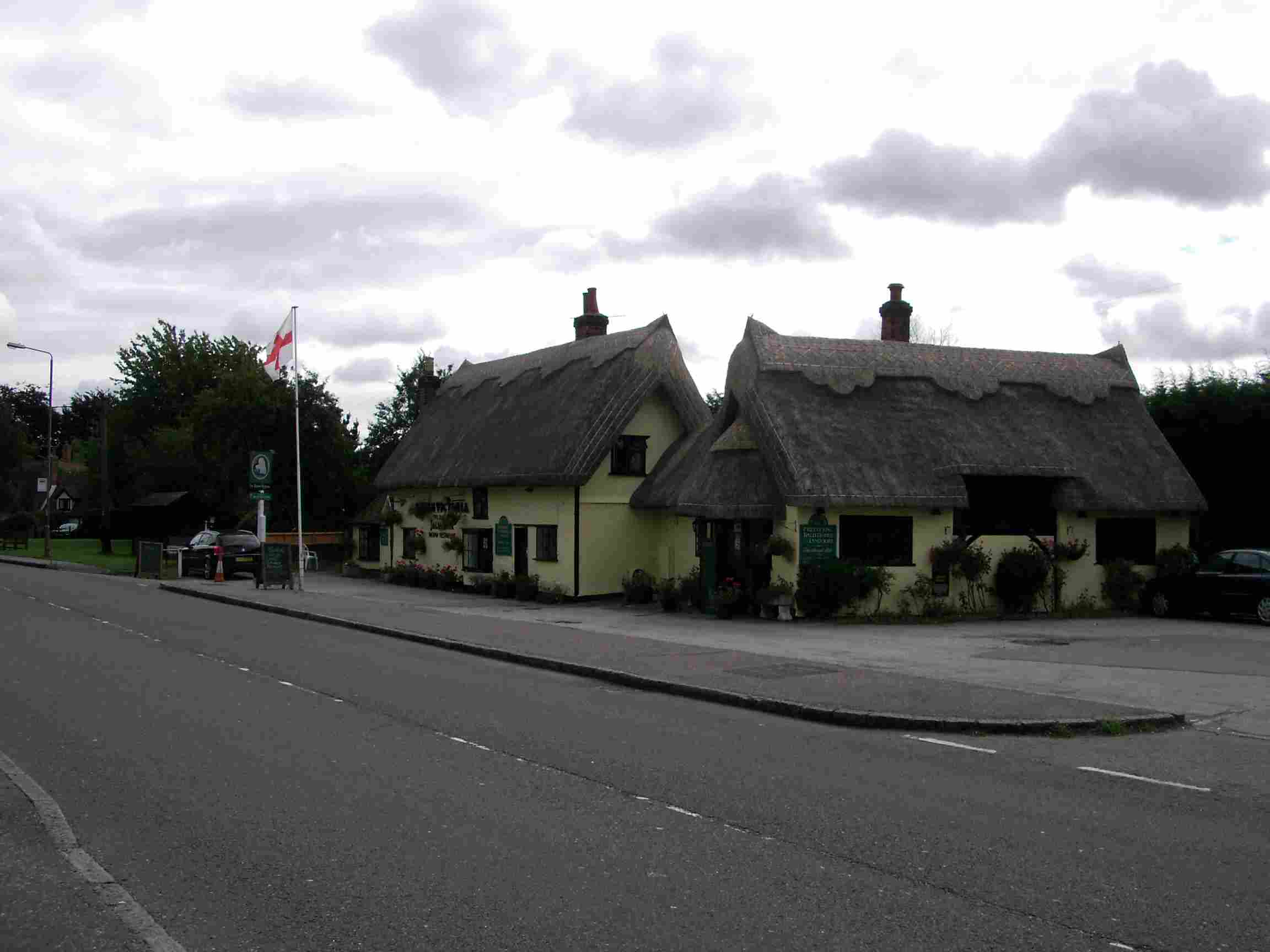 Queen Victoria, Stortford Road, Dunmow - 27 August 2005