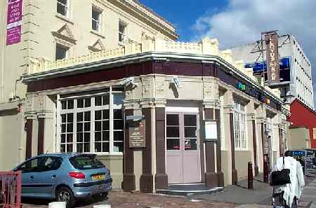 Red Lion, High Street/Ilford Hill, Ilford