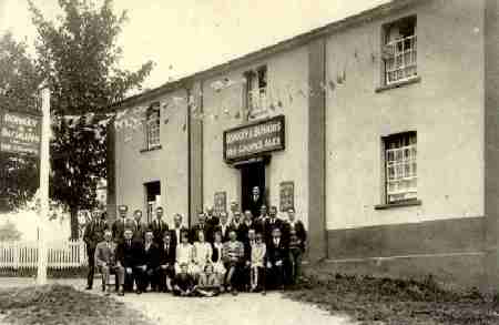 Donkey & Buskins, Layer de la Haye 1928