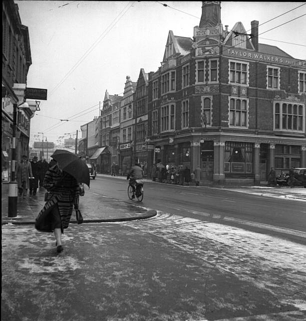 Red Lion, Leytonstone - in the 1930s