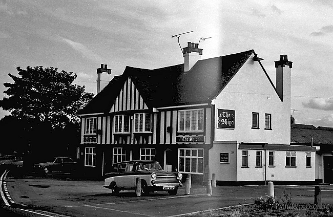 Ship, Dock Road, Little Thurrock, Essex  - circa 1976