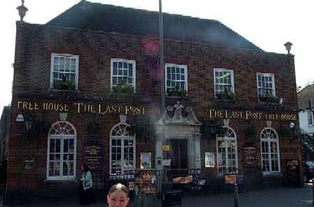 Last Post, High Road, Loughton - 22nd April 2003