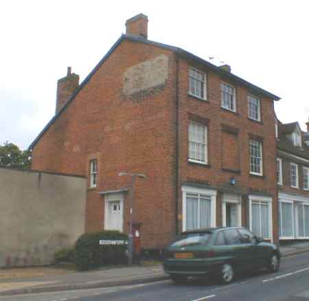 White Lion, Market Hill, Fullbridge, Maldon 2001