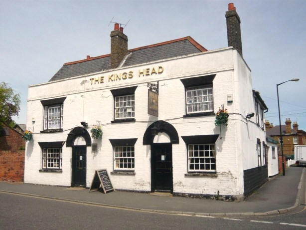 Kings Head, 2 High Street, Southminster, Essex - in May 2009