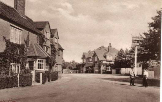 Huntsman & Hounds, circa 1908 with the George / Royal George to the left