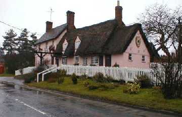 Three Horse Shoes, Wicken Bonant