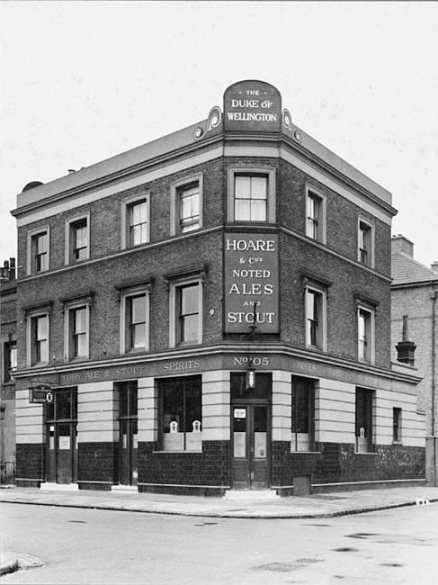 Duke of Wellington, 105 Meyrick Road, London at corner of Darien road - in 1950