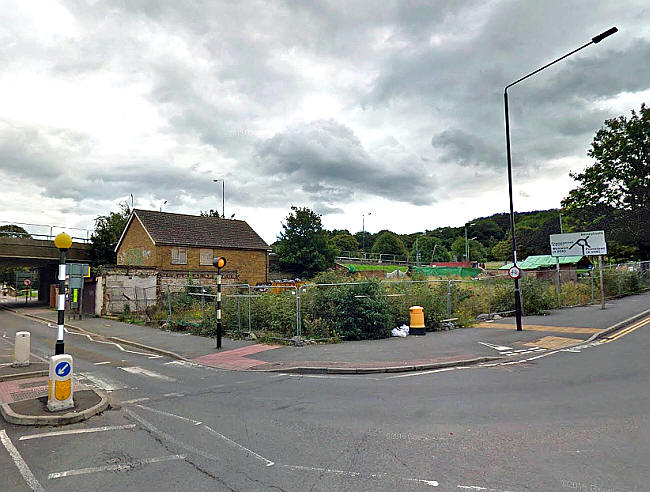 The site of the Harrow Inn, Abbey Wood - the bin is still in the same place