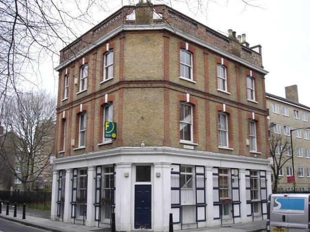 Gosset Arms, 111 Gosset Street - in December 2006