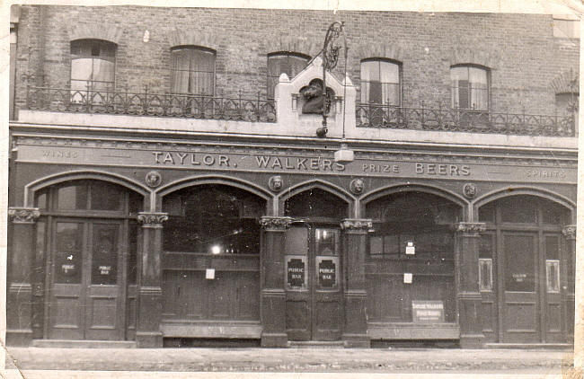 Nags Head, 324 Hackney Road, Bethnal Green - circa 1948 - 1952