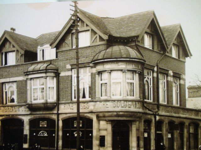 Golden Lion, 258 Broadway, Bexleyheath - in 1912, Licensee is William Thomas Daniels