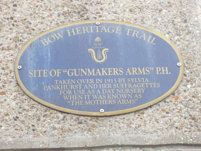 Gunmakers Arms Plaque, 438 Old Ford Road, E3 - in March 2009