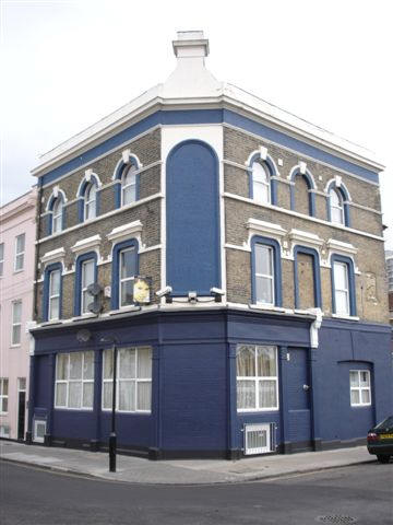 Railway Tavern, 393 Old Ford Road - in December 2006