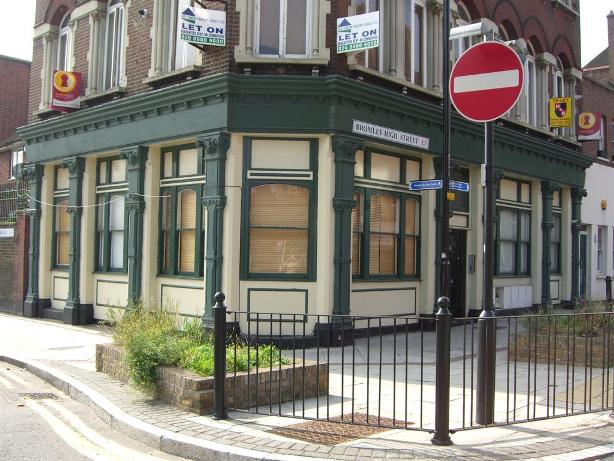 Seven Stars / Pearly King , 94 Bromley High Street - in 2006