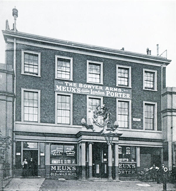Bowyer Arms, Manor Street, Clapham - in 1909 with landlady Mrs Mary E Barton