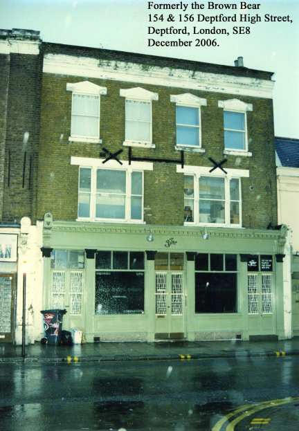 Brown Bear, 154 - 156 Deptford High Street - in December 2006