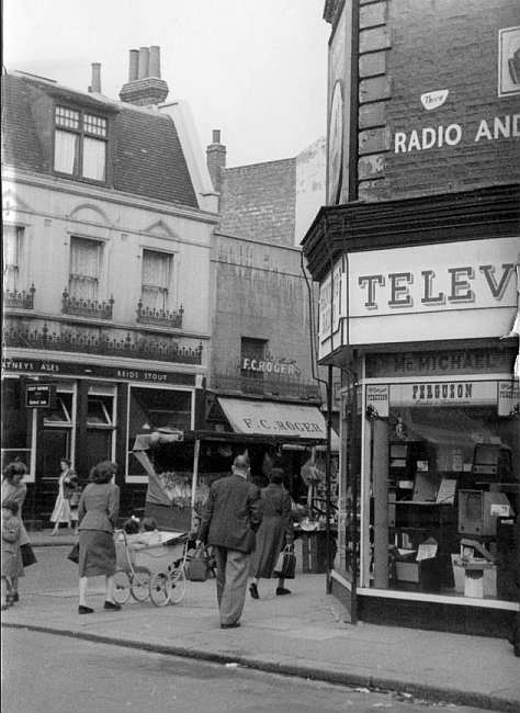 Jolly Brewers, 308 & 310 North End Road, Fulham, SW6 - in 1930