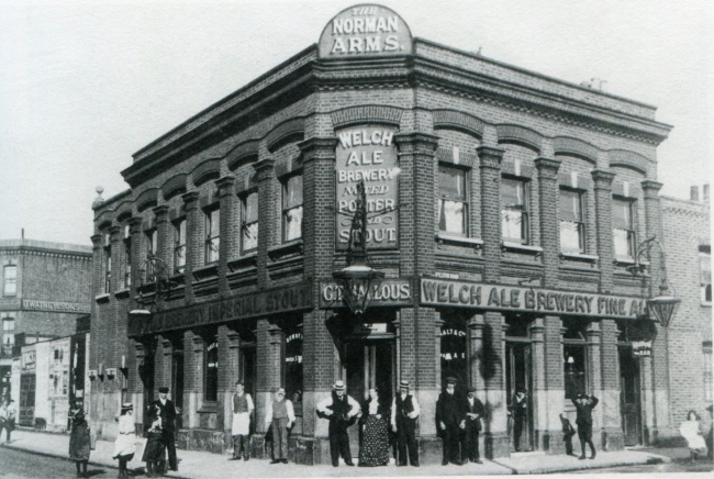 Rlyston Arms, 197 Lillie road, Fulham SW6 - - in 1910 showong the original building with landlord George T Mallous