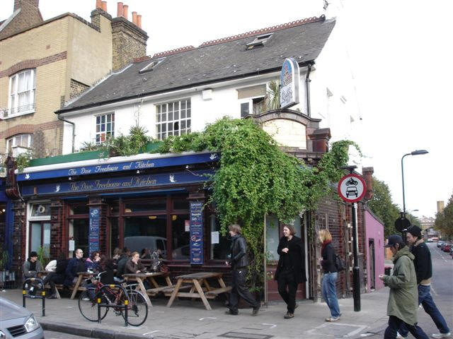 Goring Arms, 24 - 28 Broadway market - in November 2006