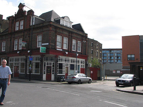 Lea Tavern, Hackney Wick in August 2007