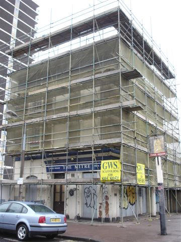 Mitre Tavern, 71 Downham Road - in December 2006