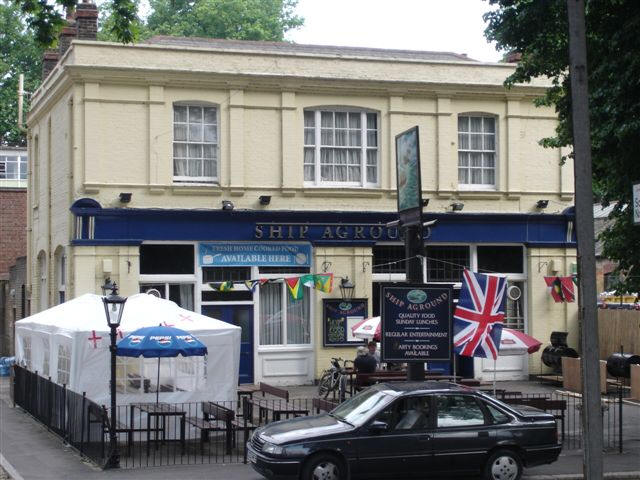 Ship Aground, 144 Lea Bridge Road, E5 - in June 2007