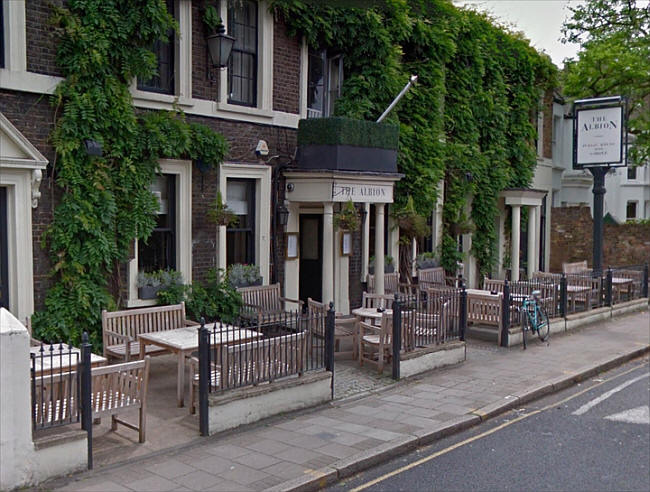 Albion, 10 Thornhill Road, Islington N1 1HW - in 2014