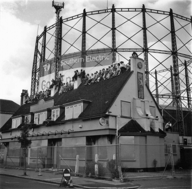 The Cricketers, Kennington Oval, closed and boarded up pub in 2005 