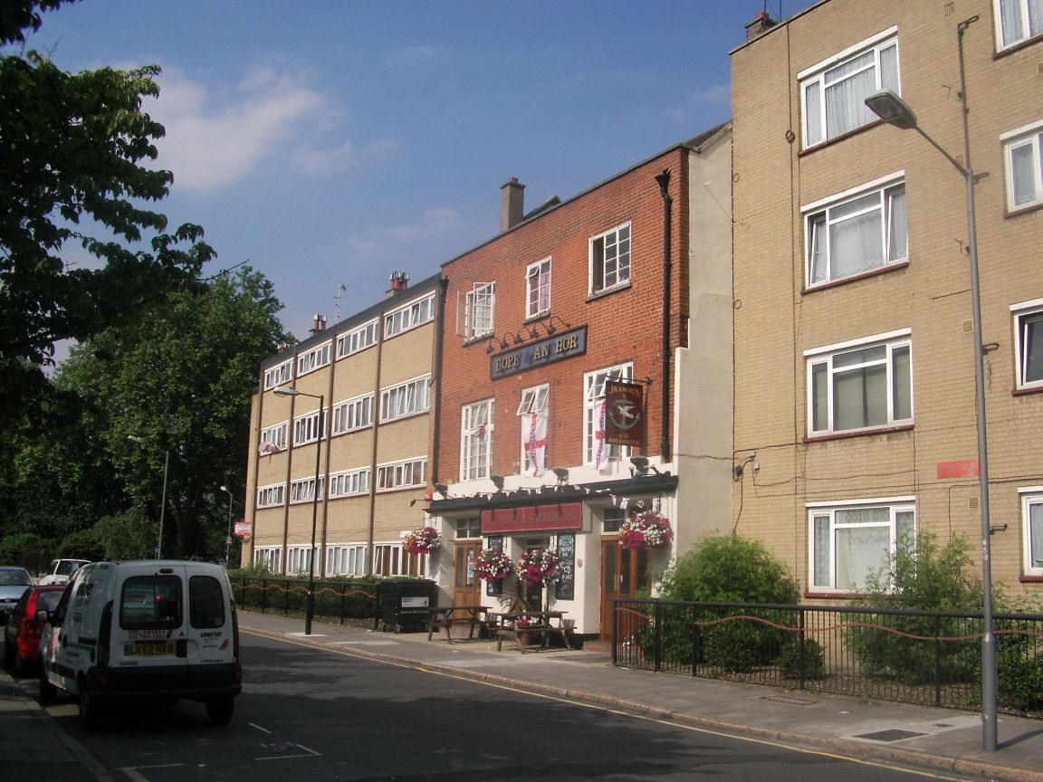 Hope & Anchor, Newby Place in June 2006