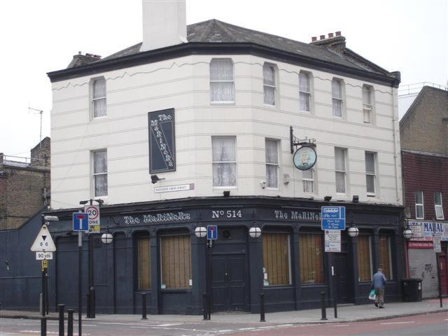 Mariners, 514 Commercial Road E1 - in September 2006