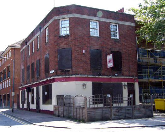 Crown, 440 Southwark Park Road, Rotherhithe - in May 2009