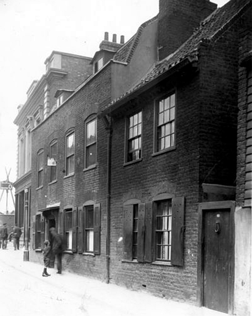 Swallow Galley, 446 Rotherhithe Street, Rotherhithe