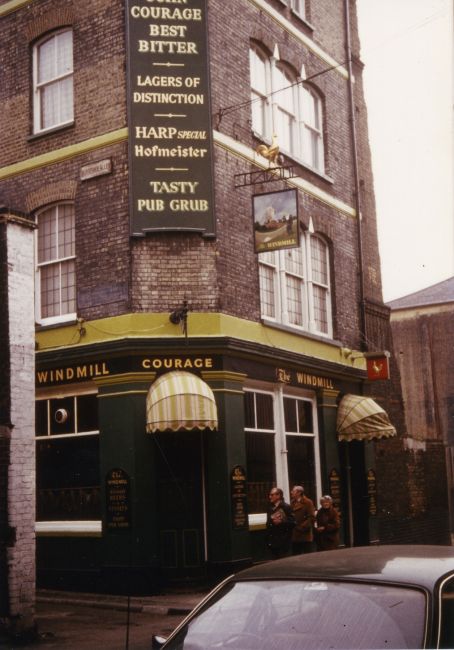 Windmill, 52 Park Street, SE1 before being demolished, with ‘John (known as Jack) Roberts’ (left), ‘Doris’ (right) and her husband ‘Bill’ in the middle