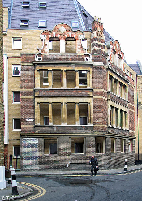 Artillery Tavern, 1 Gun Street, E1 - in May 2014