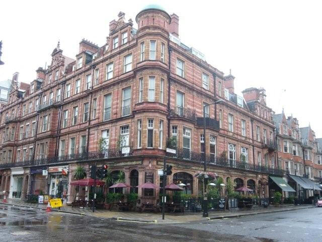 Bricklayers Arms, Mount Street, W1 - in July 2008