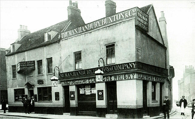 Red Lion, 132 Church Street - in 1910