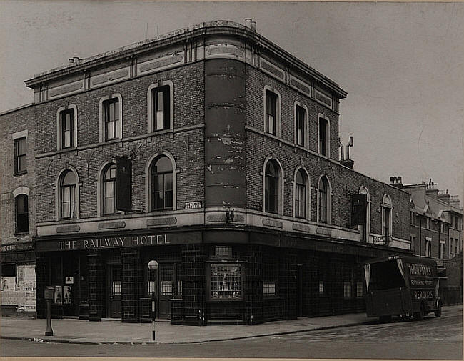 Railway Hotel, 2 Greyhound Lane, Streatham SW16