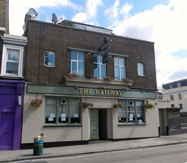 Railway Tavern, 325 Kirkdale, Sydenham, SE26 - in July 2011