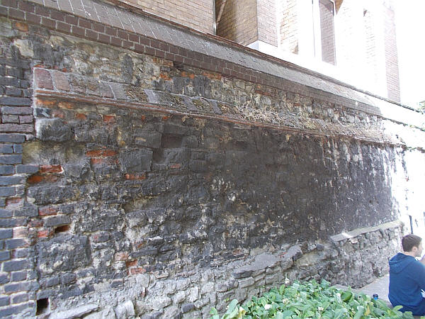 Allhallows on the Wall - London wall in May 2019