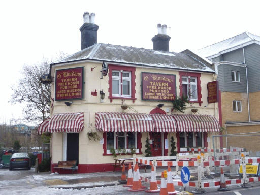 Royal Tar, 1 High Street, Brentford - in January 2010