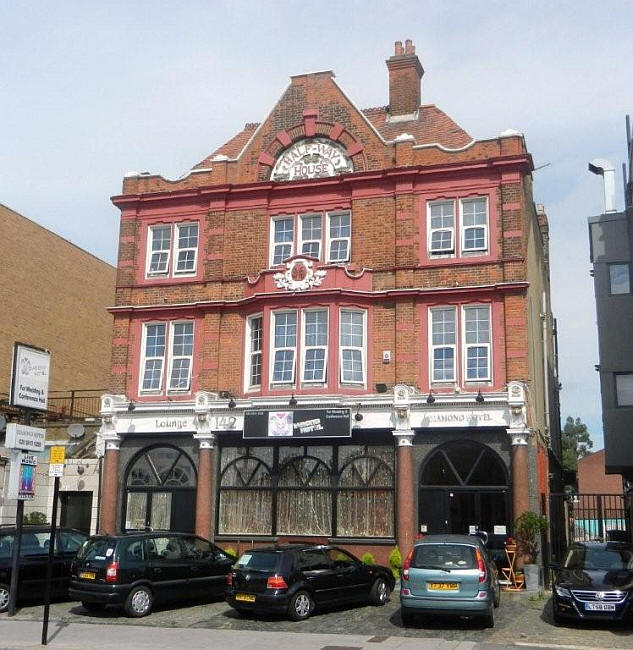 Old Hat & Halfway House, 142 Broadway, Ealing, W13 - in August 2011