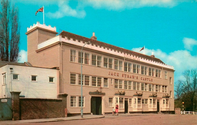 Jack Straws Castle, North End Way, NW3, the new pub in 1964, the architect was Raymond Erith. 