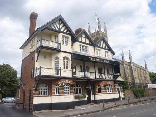 Bell Inn, 8 Thames Street, Hampton - in August 2010