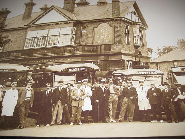 Fox, Green Lane, Hanwell W7 - Licensee H L Jones, in about 1933