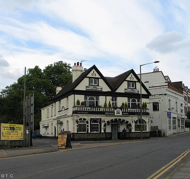 Midland Hotel, 29 Station Road NW4 - in July 2014